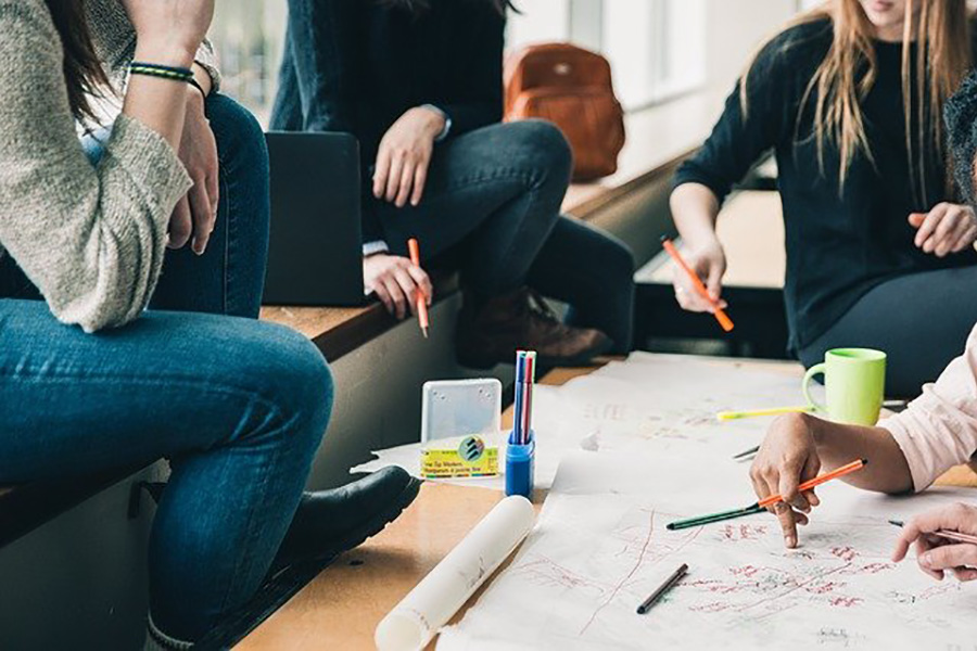 Collectifs de Recherche en Education et en Formation